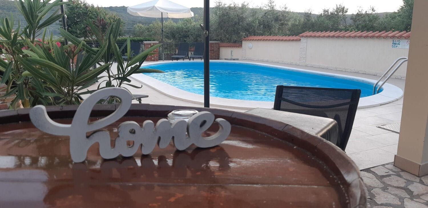 Apartments Robi- Swimming Pool And Beautiful Garden Kampor Ngoại thất bức ảnh